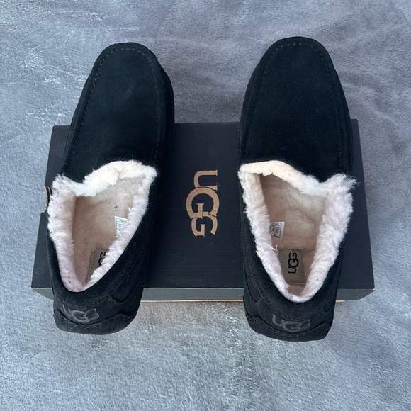 Men UGG Ascot Slipper Suede Black 100% Authentic Brand New - Picture 8 of 10